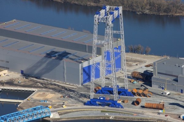 Fundamenty pójdą w górę. Suwnica z pozwoleniem na użytkowanie.